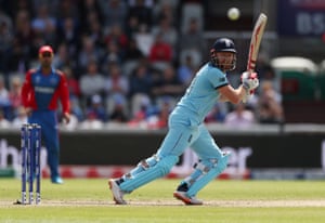 Jonny Bairstow brings up his half century.