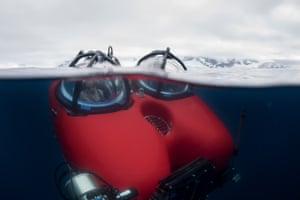 Dr Susanne Lockhart and submarine pilot John Hocevar diving in a submarine outside Kaiser Island, Palmer Archipelago, Antarctic Peninsula