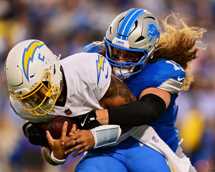 Chargers’ Lance shines in preseason opener as NFL honors shooting victims