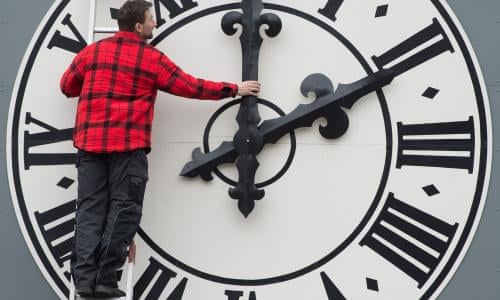 When do the clocks go forward in 2024? UK clocks change