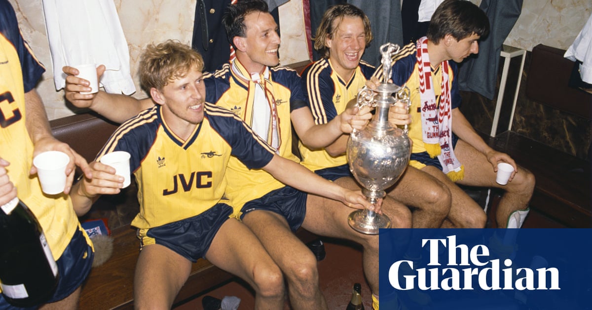 which-english-football-champions-had-the-longest-pre-season-odds-or-the-knowledge