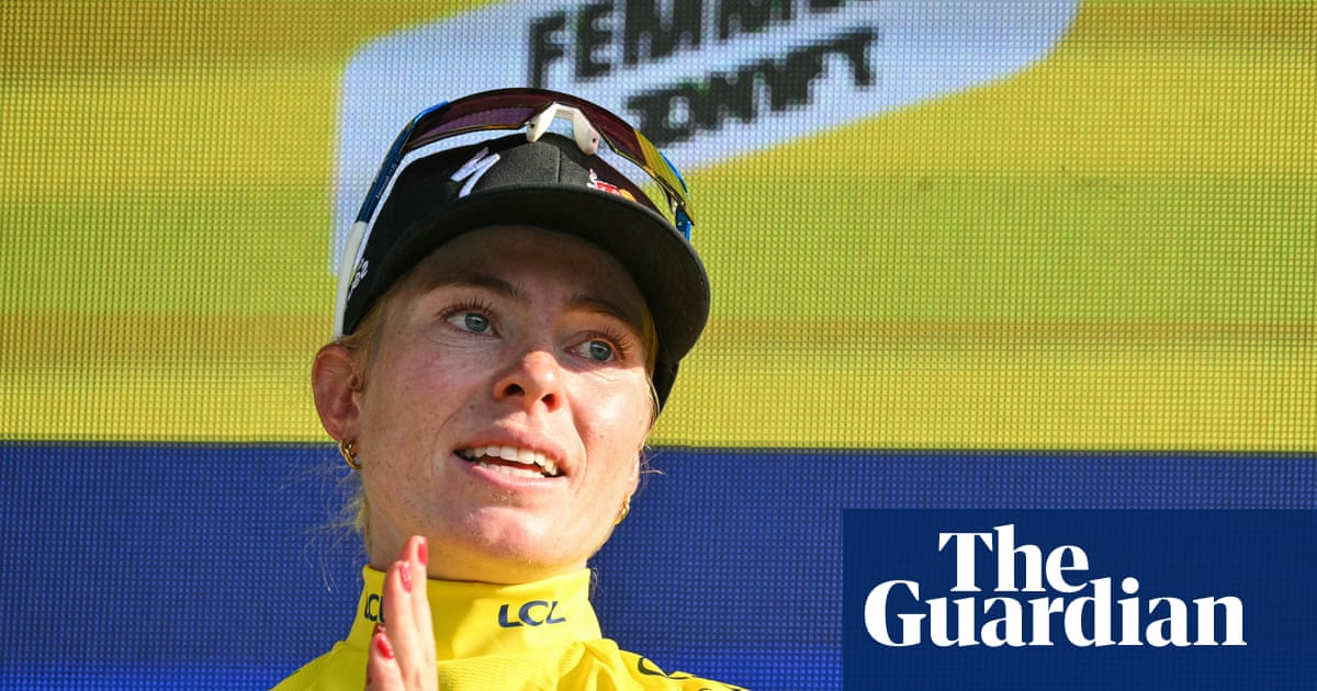 Tour de France Femmes: Demi Vollering takes eight-second lead into final stage