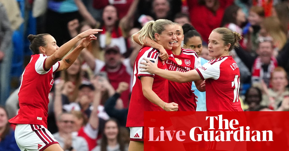 Arsenal players celebrate Alessia Russo's winning goal against Manchester City in the Women's Super League.