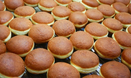 Paczki ready for Tłusty Czwartek at Krakow’s Cichowscy bakery