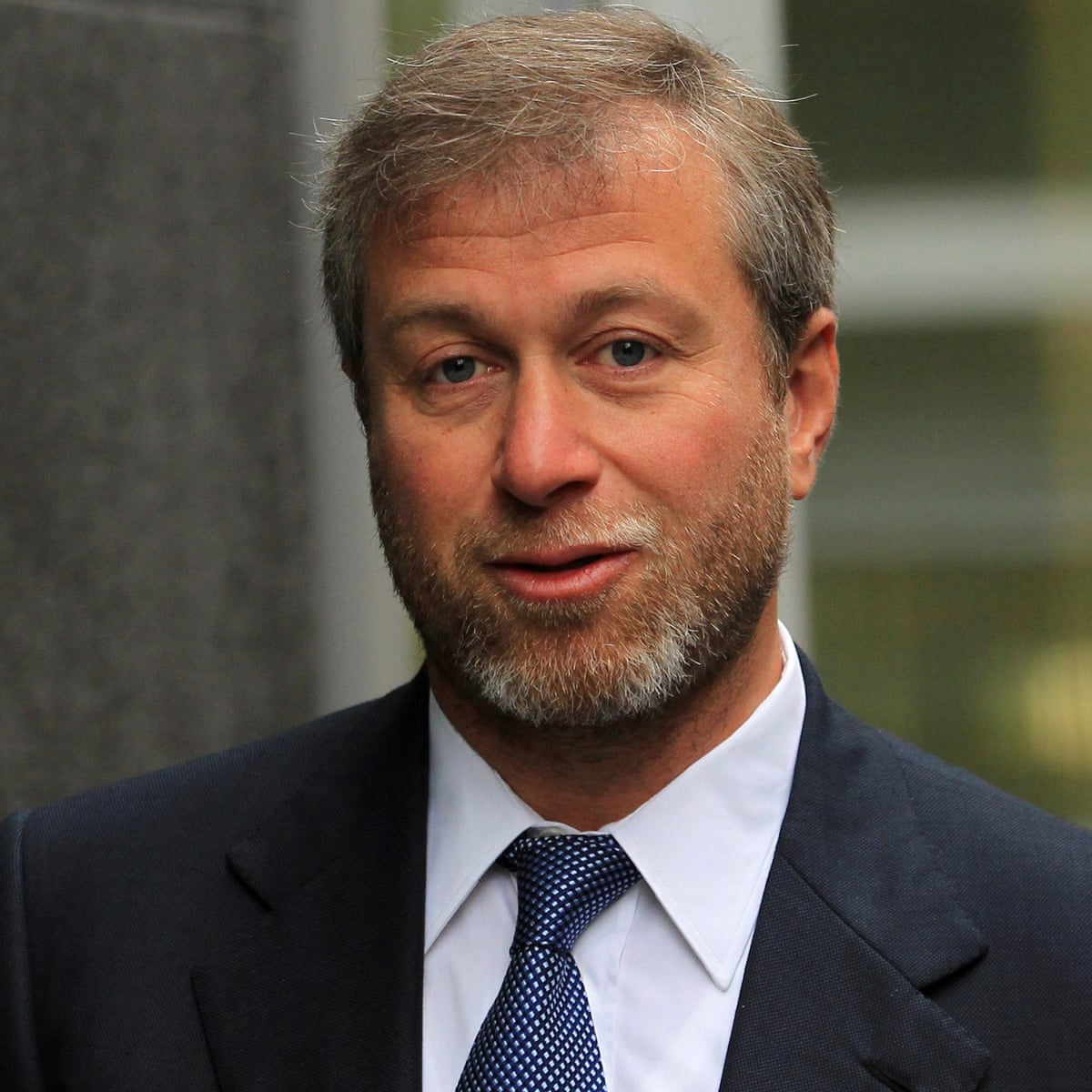 Abramovich Cannot Work In Uk If He Arrives On Israeli Passport No 10 Says World News The Guardian