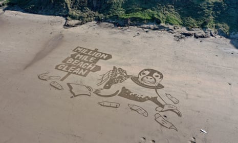A sand drawing across 50 metres, at Cayton Bay, Yorkshire, highlights the SAS million-mile clean campaign.