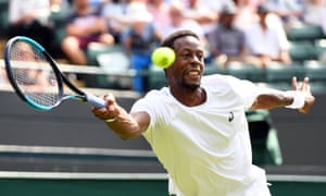 Gael Monfils returns to Kevin Anderson