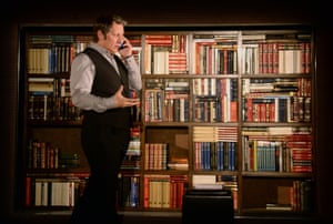 Robert Lepage performs 887