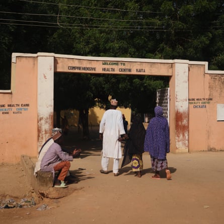 Crianças desnutridas e mães desesperadas: a unidade de saúde na linha de frente...