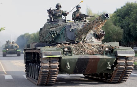 Taiwanese tanks join exercises to be prepared in the event of a military conflict with China.