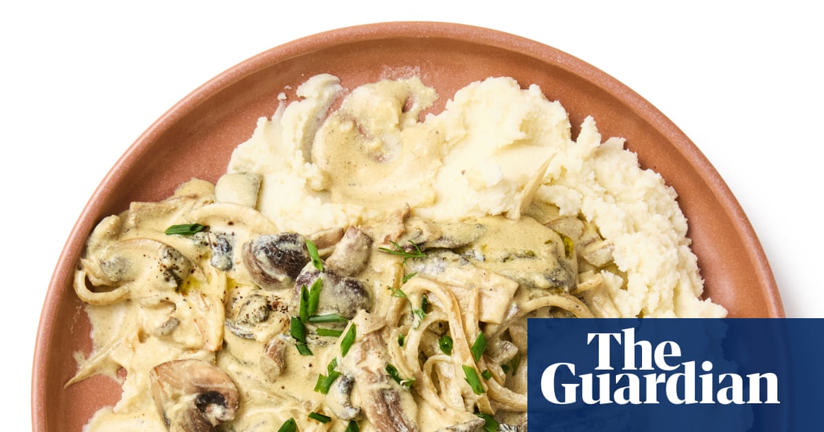 Felicity Cloake's nine-step mushroom stroganoff skips the meat
