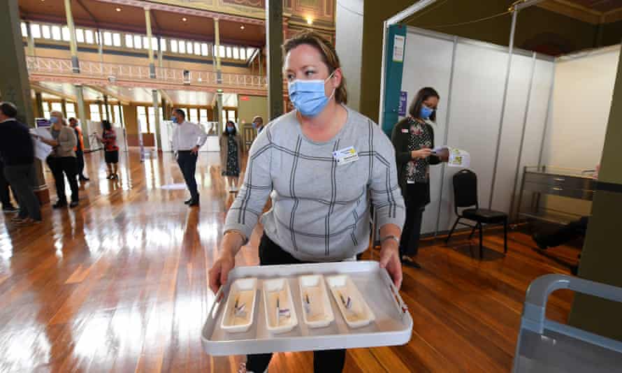picture Melbourne Covid Vaccine Clinics mass covid vaccination clinics
