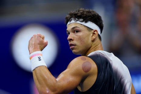Ben Shelton reacts during his second round match against Hubert Hurkacz.