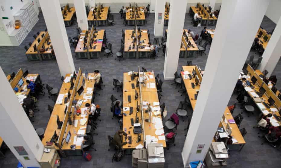Students in the main London School of Economics library