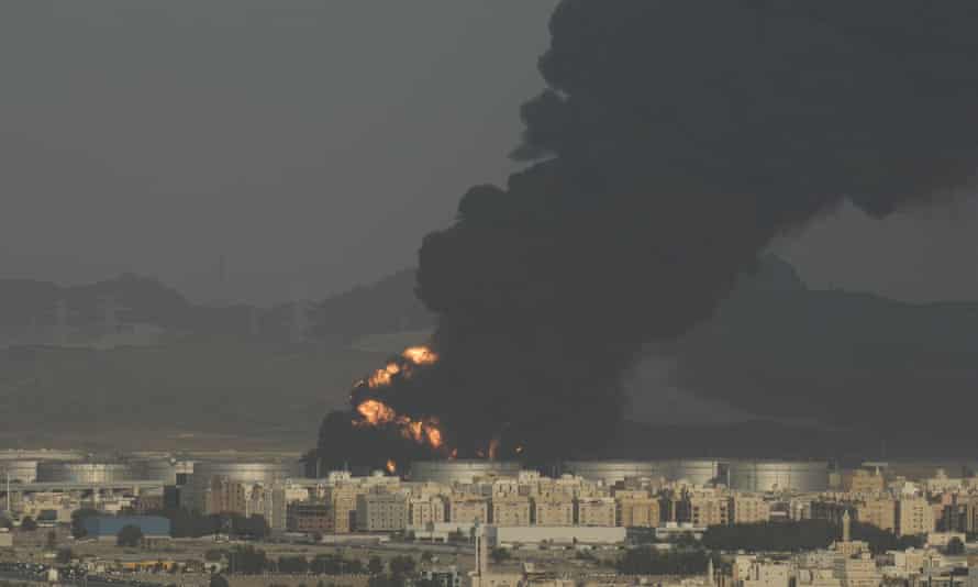 Fire breaks out at Jeddah oil depot before Saudi Arabia grand prix | Saudi Arabia 1 A cloud of smoke rises from a burning oil depot.