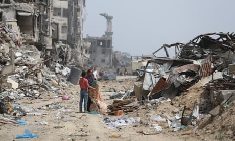 Разрушения в Хан-Юнисе: палестинские семьи возвращаются в город на юге Газы после вывода израильских войск