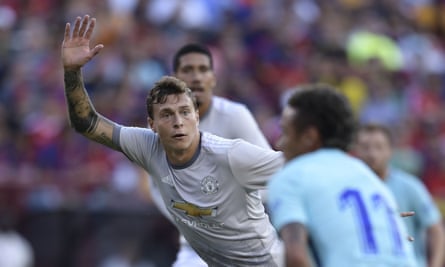 The defender Victor Lindelof needs to swiftly improve his form for Manchester United.