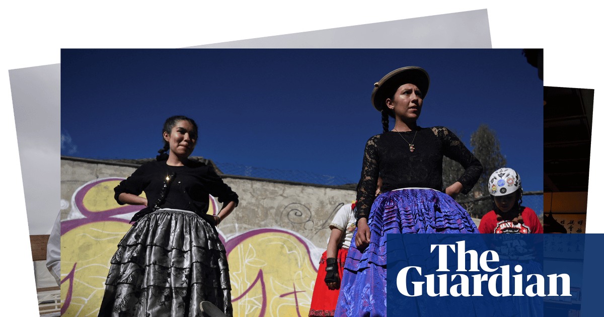 Downing Street changeover and Bolivian skaters: photos of the day – Friday