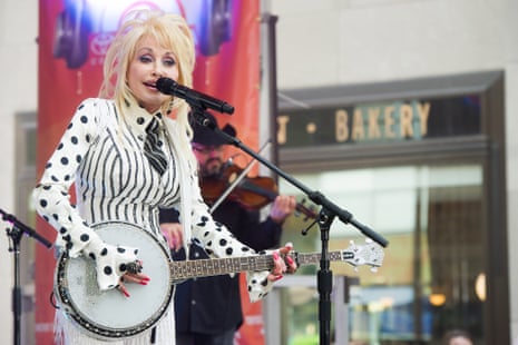 Dolly Parton performs on NBC's "Today" show in New York on 13 May 2014.