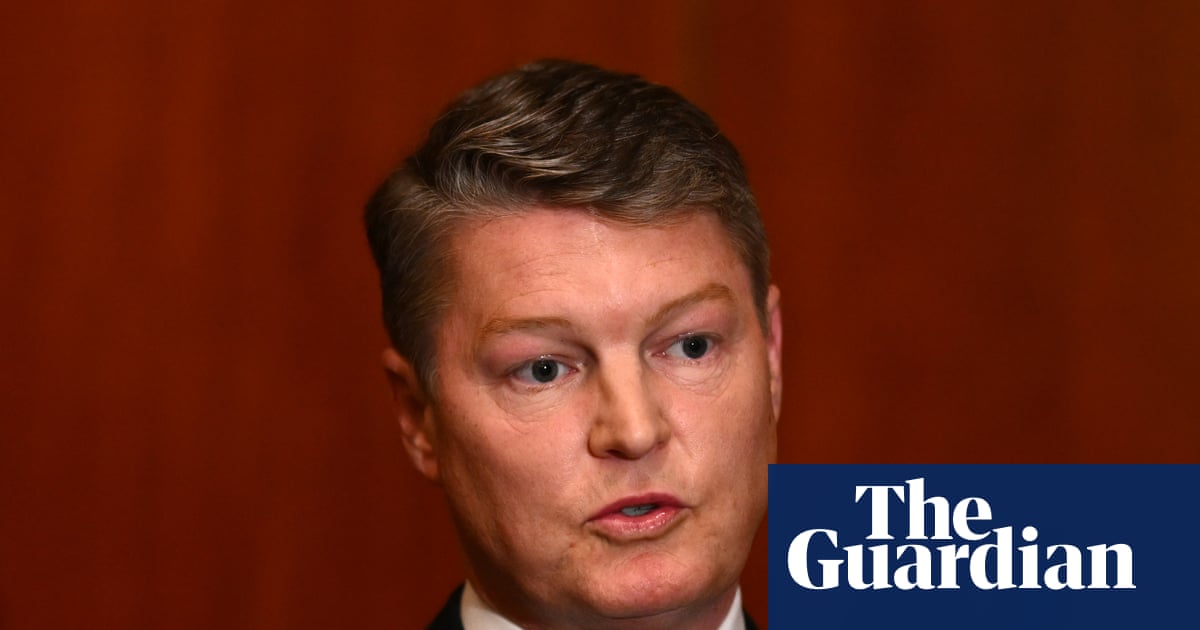 ‘I forgot to pay’: Victoria’s premier Ben Carroll drives off without paying for petrol, sparking police inquiries