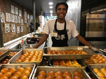 Trainee chef Érick Santos
