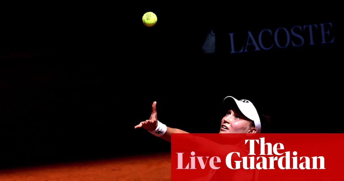 French Open 2026: Swiatek and De Minaur through, Boulter and Jodar in action on day two – live