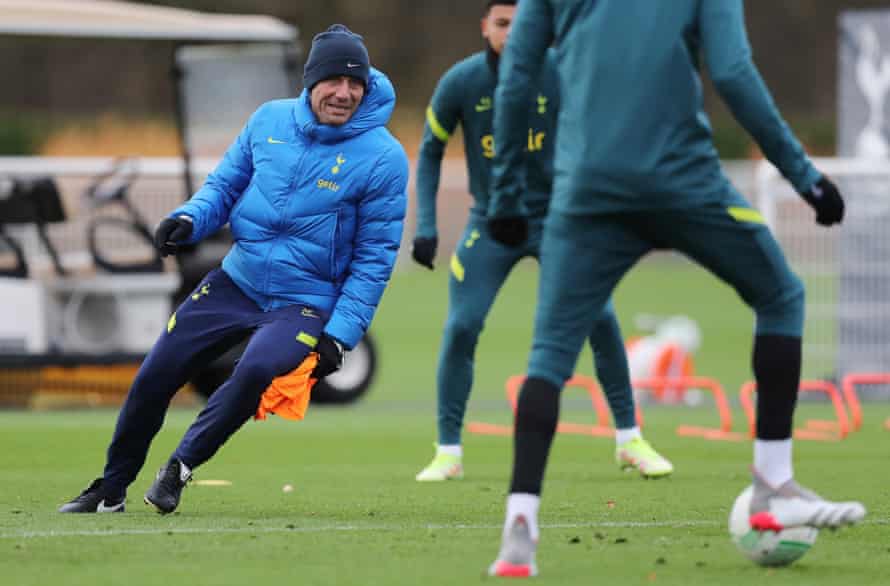 Antonio Conte is a hard worker in training sessions.