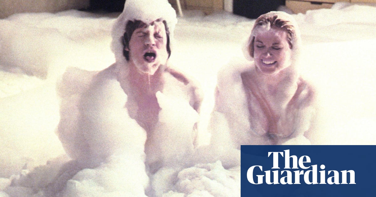 ” Mis testículos estaban en llamas durante semanas”: la locura de las películas sexuales que arrasó en la Gran Bretaña de los años 70 | Documental ” Mis testículos estaban en llamas durante semanas”: la locura de las películas sexuales que arrasó en la Gran Bretaña de los años 70 | Documental