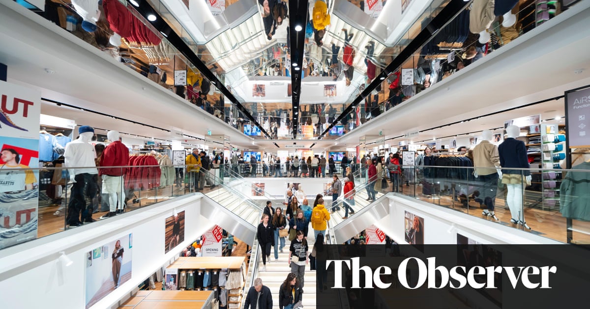 UK retailers under fire for hiring young shop workers without holiday rights | Gig economy