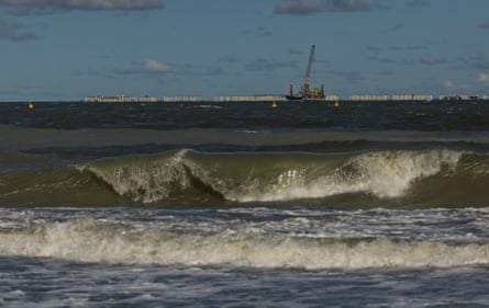 A platform is visible offshore during dredging work connected with Gaz-System’s offshore gas infrastructure project in the Gulf of Gdańsk.