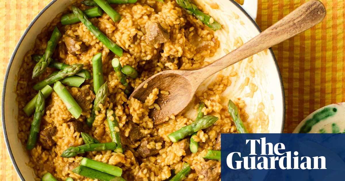 Jose Pizarro's recipe for spring lamb and asparagus rice with saffron and fino