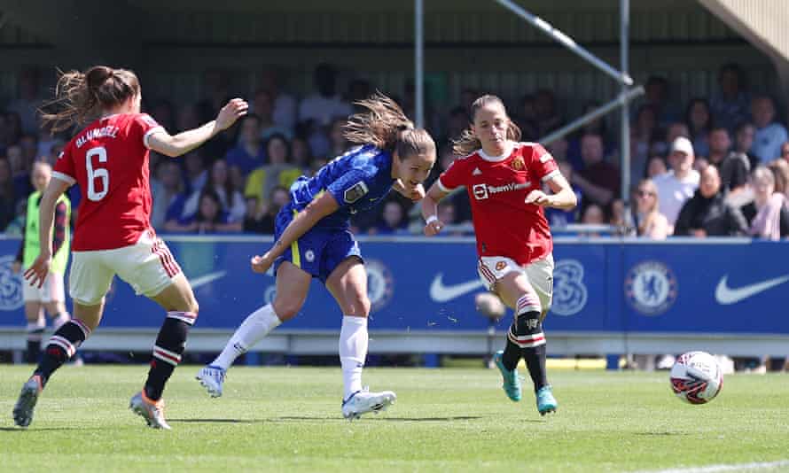 Guro Reiten finishes off a wonderful team move for Chelsea. Is that the title?