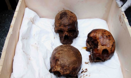 Skulls of the three decomposed mummies