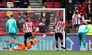 Ivan Toney scores Brentford’s opening goal from the penalty spot.