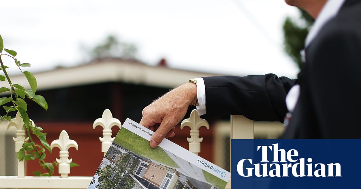 Landlords ‘leveraging up’ by exploiting property tax rules are fuelling Australia’s housing affordability crisis, analysis finds