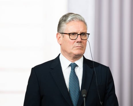 Keir Starmer and Peter Mandelson in discussion