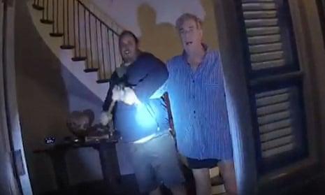 US-POLITICS-CRIME<br>This still image from a San Francisco Police Department police body-cam video ordered released by San Francisco Superior Court, shows suspect David DePape (L) assaulting Paul Pelosi, husband of former Speaker of the House Nancy Pelosi, at their San Francisco home on October 28, 2022. - Dramatic video emerged on January 27, 2023 of the moment a man attacked the husband of former US House speaker Nancy Pelosi with a hammer in their San Francisco home last October, after Judge Stephen M. Murphy ordered the release of the evidence. (Photo by Handout / San Francisco Police Department / AFP) / RESTRICTED TO EDITORIAL USE - MANDATORY CREDIT "AFP PHOTO / San Francisco Police Department" - NO MARKETING NO ADVERTISING CAMPAIGNS - DISTRIBUTED AS A SERVICE TO CLIENTS (Photo by HANDOUT/San Francisco Police Department/AFP via Getty Images)