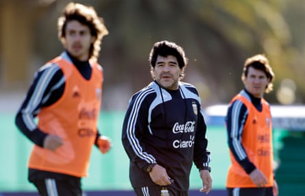 Aimar, Maradona and Messi together in Argentina training in 2009.