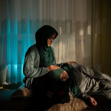 girls are barred from secondary education; women from universities, work, and even from moving freely without male guardians. This project focuses on restriction and resilience. Hayeri shows us quiet forms of defiance unfolding behind closed doors. Rather than reducing Afghan women to symbols of victimhood, she finds complexity and endurance.