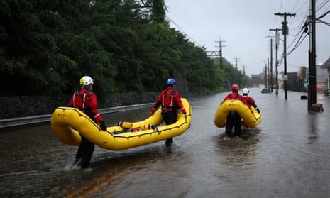 Heavy rain causes flooding in New York regionSpecial Operations Unit rescue personnel with the Westchester County Emergency Services use rafts as they check buildings for victims trapped in heavy flooding in the New York City suburb of Mamaroneck, New York, U.S., September 29, 2023.
