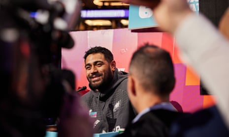 Eagles star Jordan Mailata hits a home run on The Masked Singer