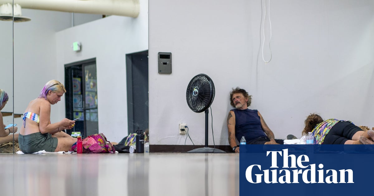 US cities expand cooling centers but struggle to get people inside