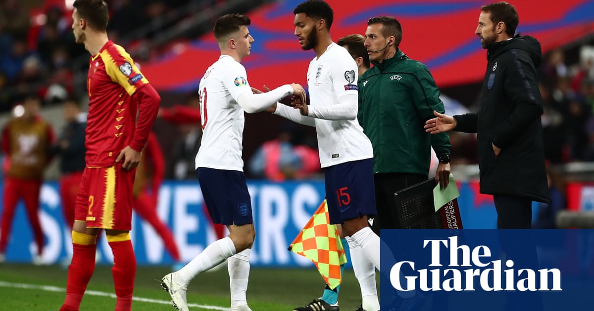 Raheem Sterling defends Joe Gomez after boos from England fans