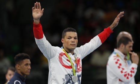 Joe Joyce acknowledges the crowd after collecting his silver medal.