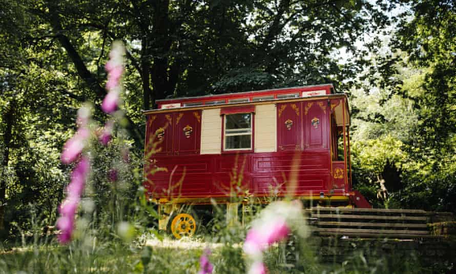 Powis Arms gypsey caravan