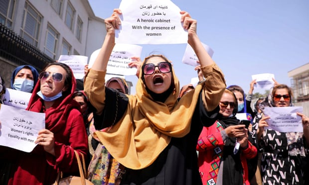 Afghan women protest in front of the presidential palace in Kabul