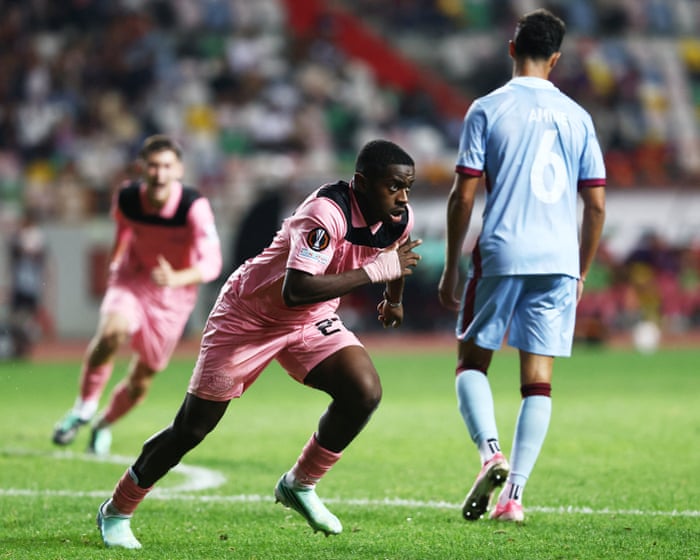 Noah Sadiki stunner earns Sunderland dramatic late win against Torreense