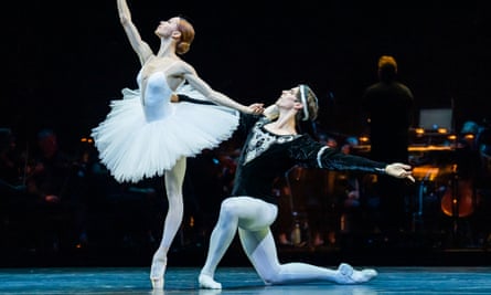 Xander Parish and Iana Salenko in La Bayadere at the Theatre Royal, Drury Lane in September 2022.