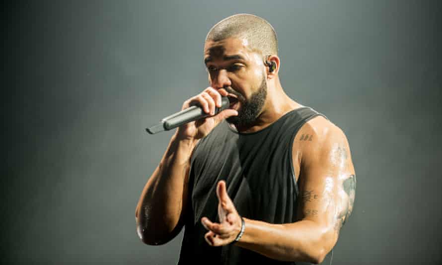 Drake on stage in Glasgow, 2017.
