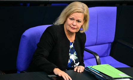 Nancy Faeser en la foto antes de una sesión sobre el Presupuesto Estatal en el Bundestag